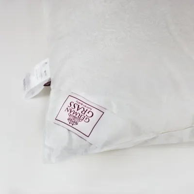 Подушка CASHMERE SILK GRASS мягкая 50х68