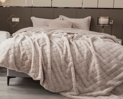 Покрывало декоративное Shinshilla point (жемчужно-бежевый) 160х220см