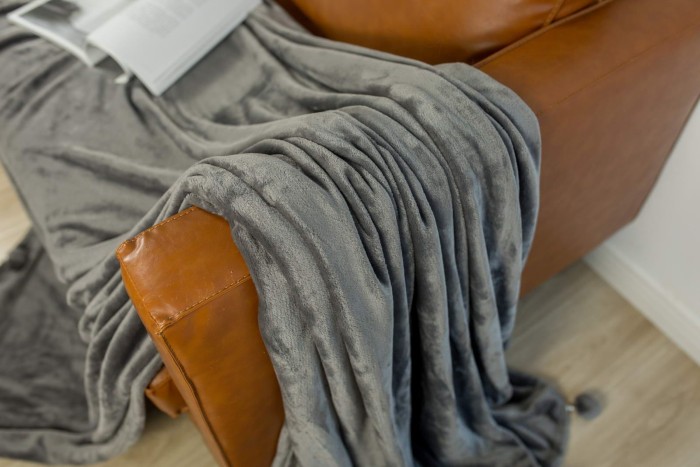 Бубон-жемчуг Новый (стоун) Покрывало 160х220