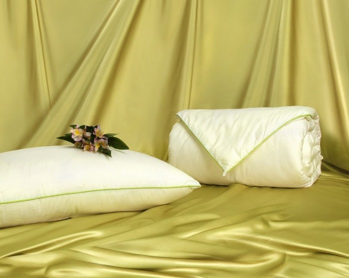 Шелковое одеяло "Classic"  (среднее) 140х205, 300 г/кв.м