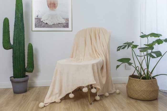 Бубон-жемчуг Новый (молоко) Покрывало 2х