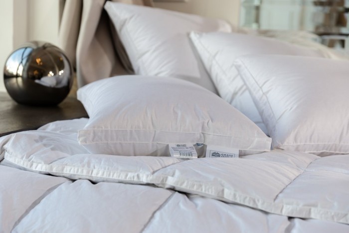 Подушка White Familie Down, 50х90 средняя с бортиком