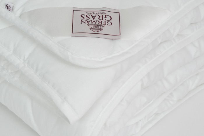 Одеяло стеганное окантованное German Grass BAMBOO FAMILIE BIO 200 х 220 всесезонное