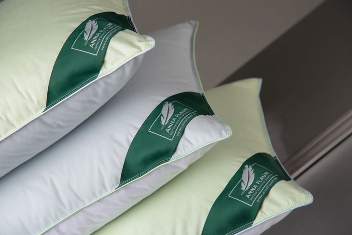 Подушка средняя Anna Flaum REGENBOGEN 70х70 Белый - голубой