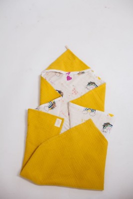 Полотенце-уголок муслин желтый (радуга) 100х100