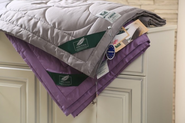 Одеяло легкое  Anna Flaum FARBE 150х200 фиолетовый