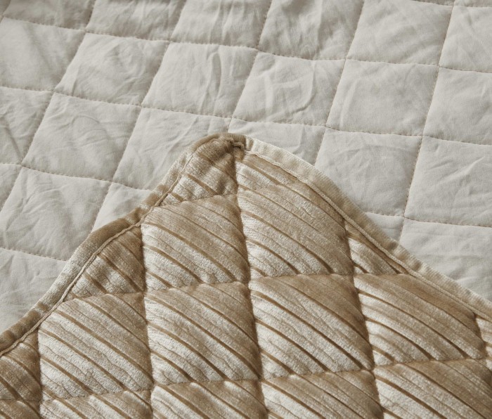 Леонтия (крем) Покрывало 240х260