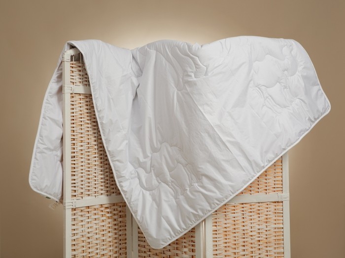 Одеяло стёганное всесезонное «Верблюжья шерсть» 200х200 см