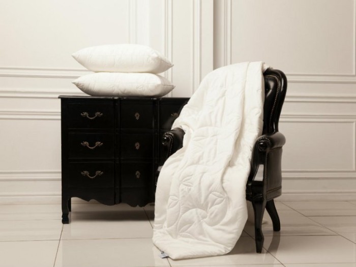 Одеяло стеганное с кантом German Grass SILK FAMILIE BIO 200 х 200 см. легкое