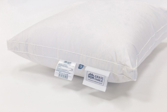 Подушка WHITE FAMILIE DOWN трехкамерная 3D упругая с бортиком 50х68