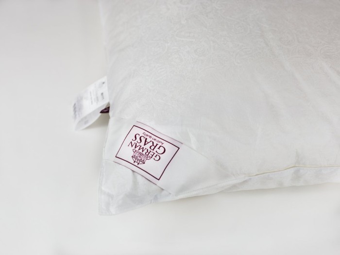 Подушка PAISLEY SILK GRASS мягкая 50х68