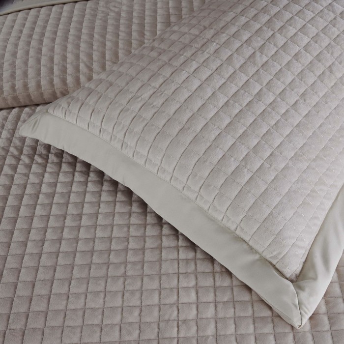 Лоретта (молоко) Покрывало 160х220