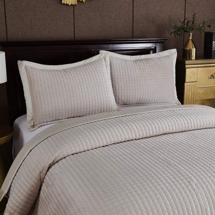 Лоретта (молоко) Покрывало 160х220