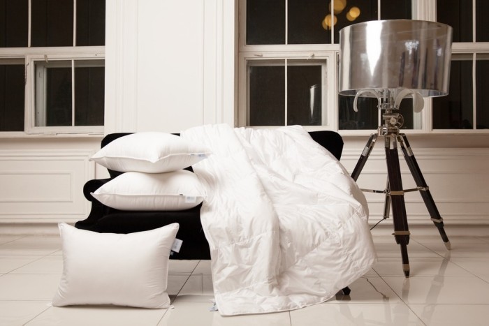 Подушка  классическая с кантом German Grass PREMIUM FAMILIE NON-ALERGENIC 50 х 68 см. средняя