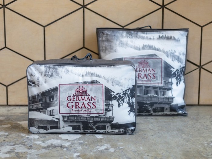 Подушка  классическая с кантом German Grass PREMIUM FAMILIE NON-ALERGENIC 50 х 68 см. средняя