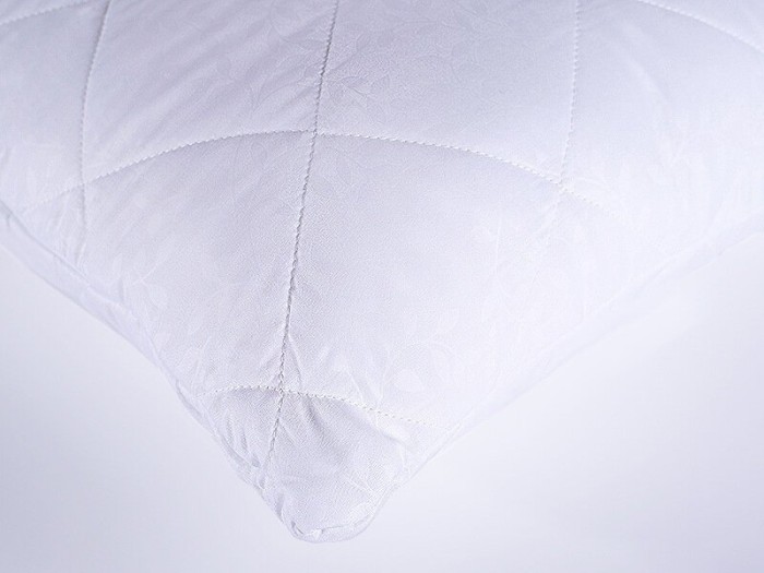 Подушка упругая "Бархатный бамбук" 70 х 70 см