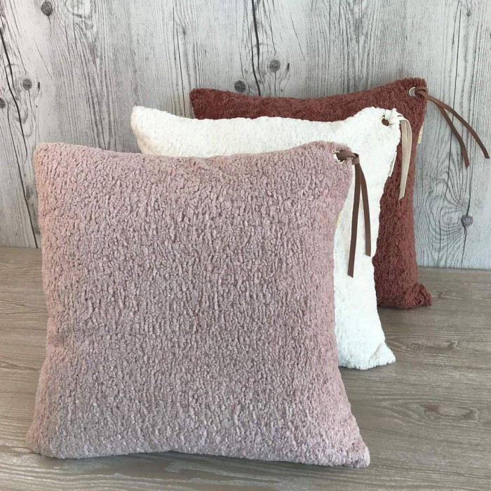 Лама (пепел.роза) Наволочка 45х45