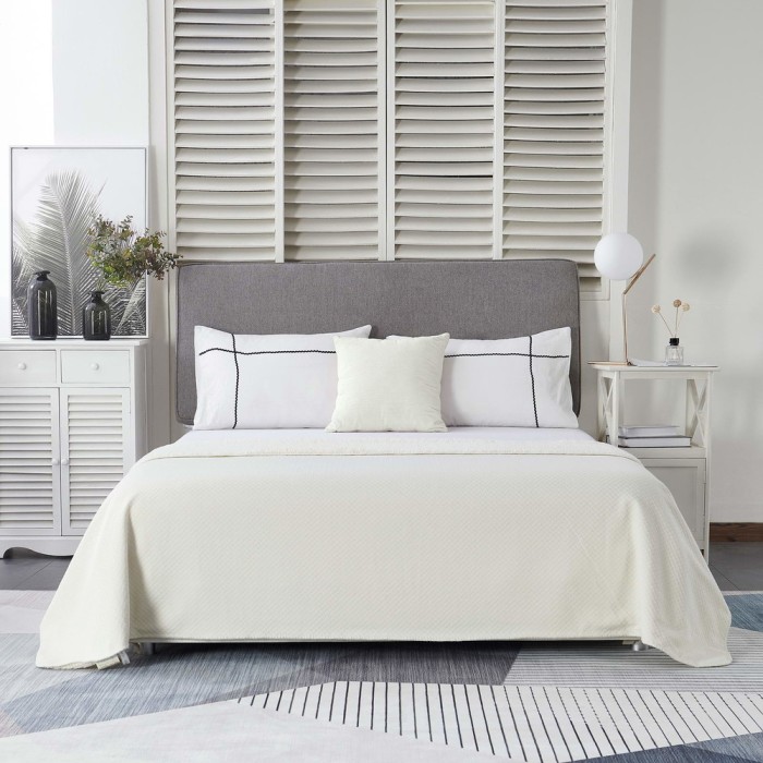 Аманда (молоко) 160х220 Покрывало Трикотаж