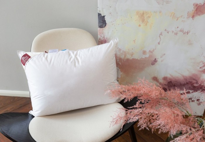 Подушка ROYAL DOWN GRASS средняя 50х68