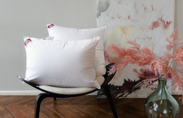 Подушка ROYAL DOWN GRASS средняя 50х68