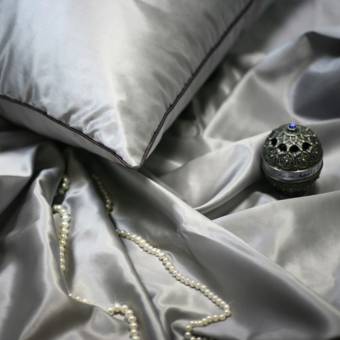 Подушка упругая "Жемчужное сияние" на 70 х 70 см