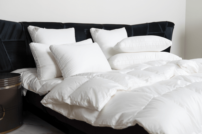 Подушка KING DOWN GRASS средняя с бортиком 68х68