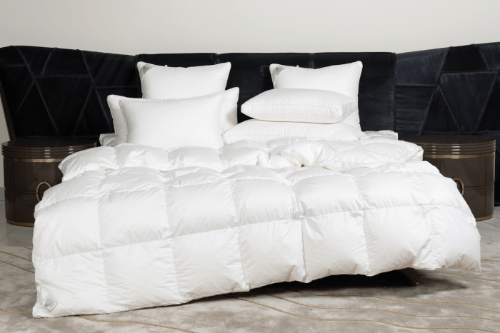 Подушка KING DOWN GRASS средняя с бортиком 68х68