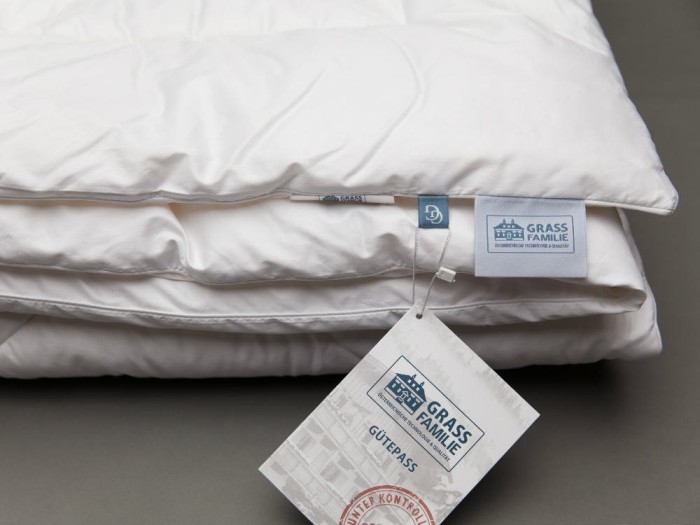 Одеяло стеганное окантованное ANGORA FAMILIE WOOL 155 х 200 всесезонное