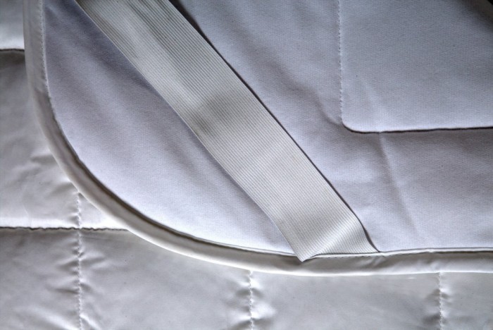 Наматрасник легкий Anna Flaum ZART 90x200