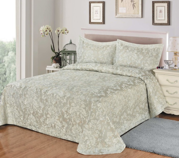 Ивина (молоко) Покрывало 240х260