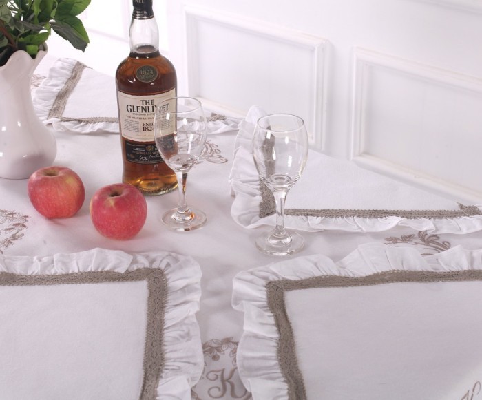 Скатерти Лен Флер-де-лис бежевый/молоко 180 х 360 см