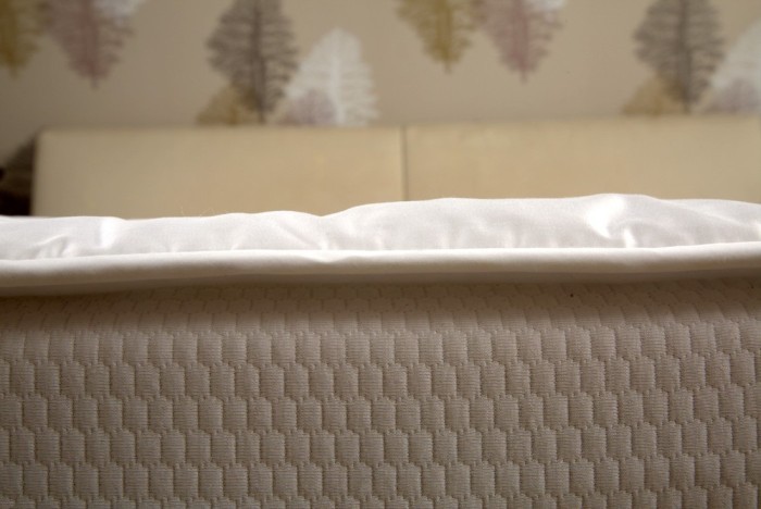 Наматрасник легкий Anna Flaum ZART 160x200