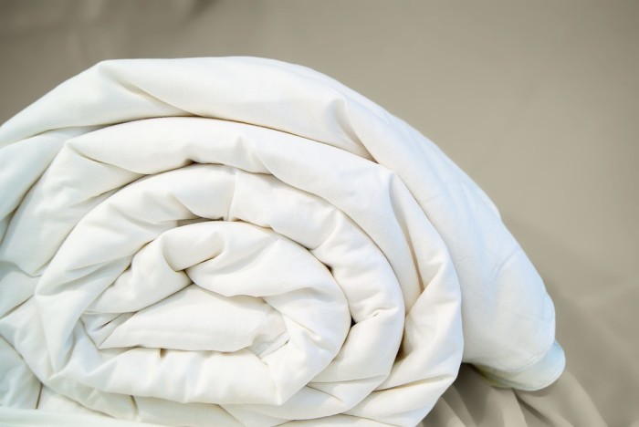 Одеяло "Optima" (Tussah+сатин) евро 200Í220 (среднее 1000гр)