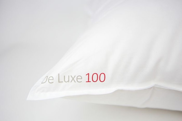 Подушка "De Luxe 100" extra soft классическая, пуховая с двойной отстрочкой