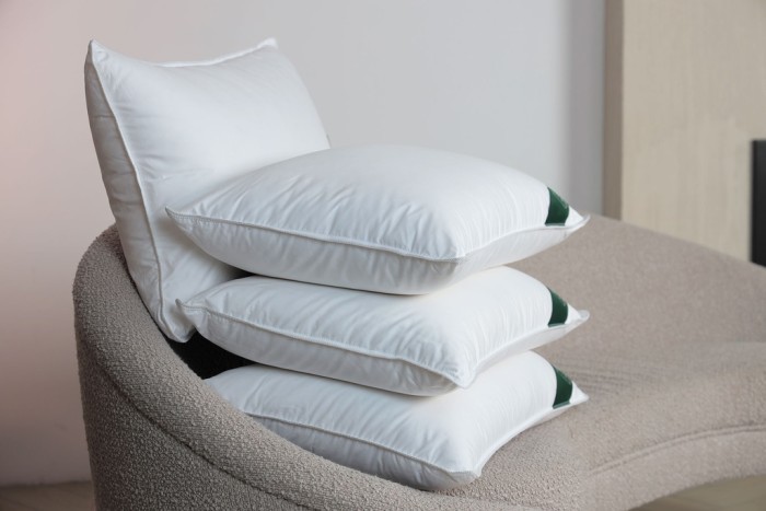 Подушка упругая Anna Flaum SCHNEE Kollektion 50х70