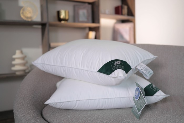 Подушка средняя Anna Flaum SCHNEE Kollektion 70х70