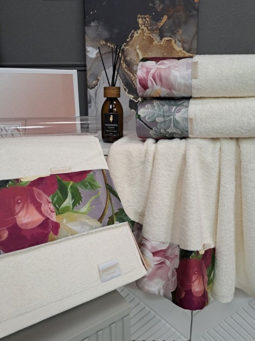 Комплект полотенец Adora Фрезия графит (молоко) 70х140см и 50х90см "KAZANOV.A"