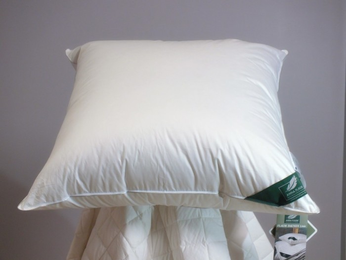 Подушка средняя Anna Flaum EIS Kollektion 50х70