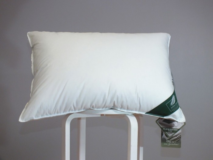 Подушка средняя Anna Flaum EIS Kollektion 50х70