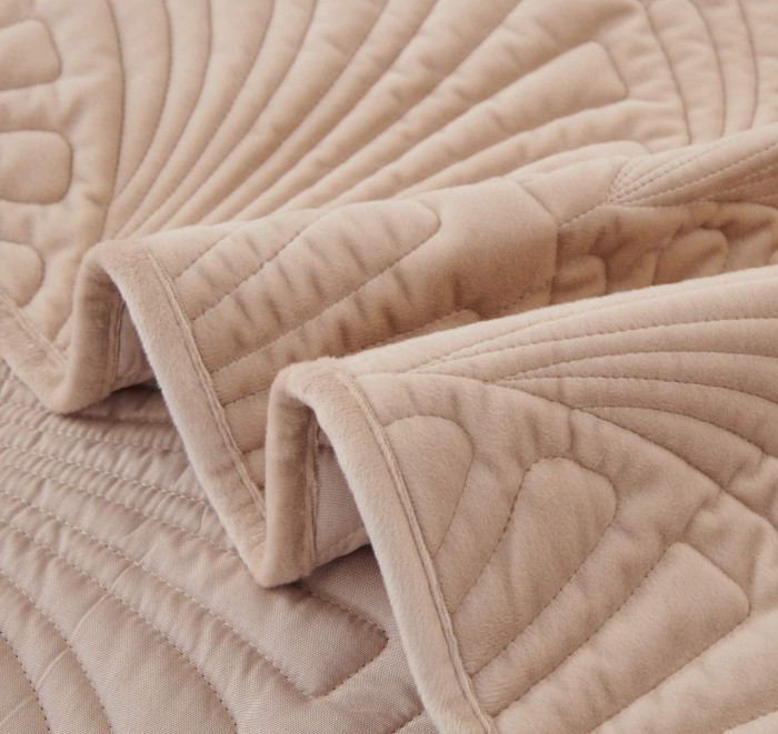 Ариэль (св.беж) Покрывало 240x260