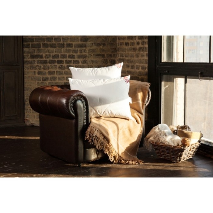 Подушка стеганая кашемир Cashmere Grass (70 х 70) Средняя