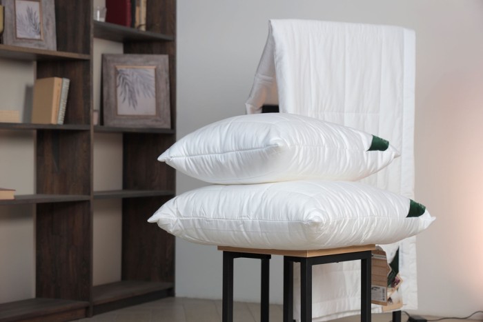 Подушка регулируемая  Anna Flaum LEINEN 70х70