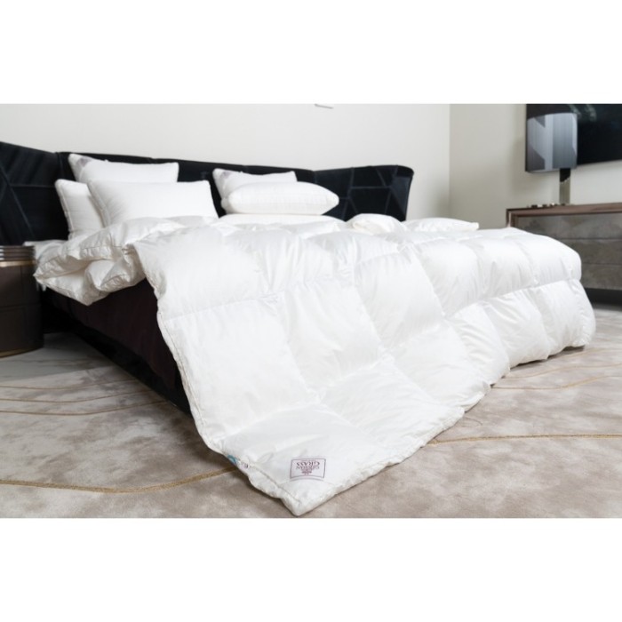 Одеяло KING DOWN GRASS всесезонное с бортиком 220х240