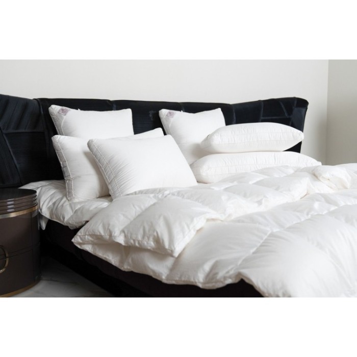 Одеяло KING DOWN GRASS всесезонное с бортиком 200х200