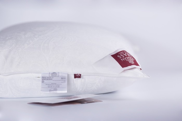 Подушка шелк Luxury Silk Grass (50 х 70) мягкая