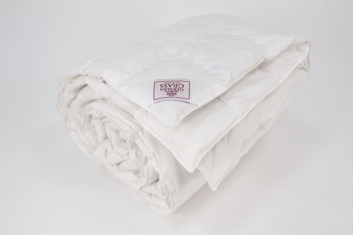 Одеяло ROYAL DOWN GRASS всесезонное “Light” 150х200