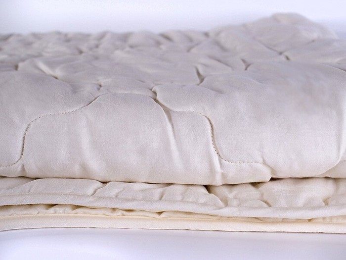 Одеяло стеганое всесезонное "Золотой мерино" 200 х 200