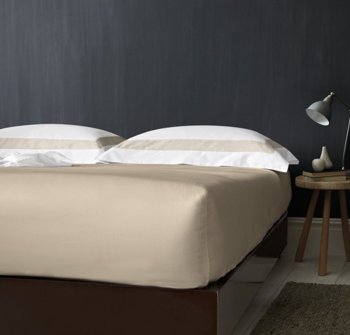 Простыня на резинке (светло-бежевый) 200х200+40