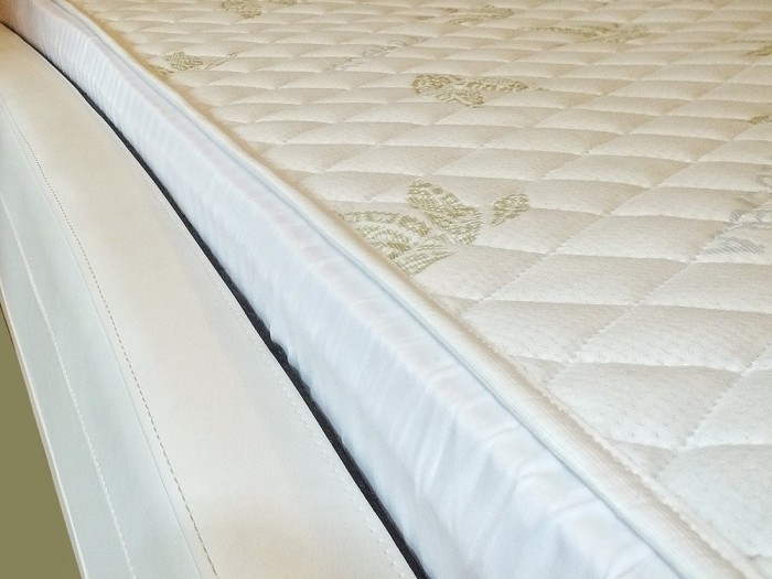 Наматрасник-Чехол "Стебель бамбука" 90х200