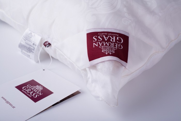 Подушка шелк Fly Silk Grass (50 x 70) Средняя